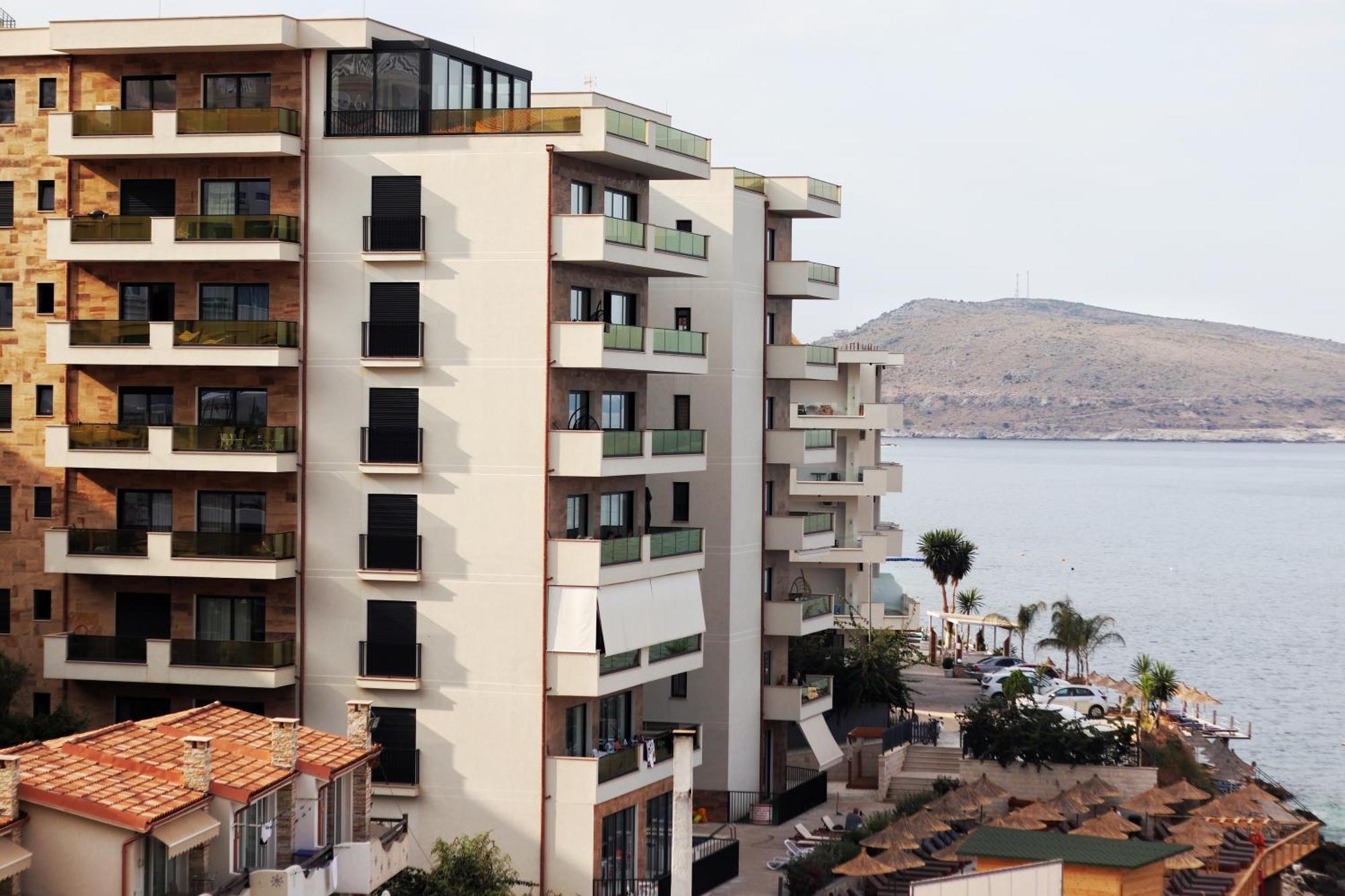 Golden Beach Suites Sarandë Buitenkant foto