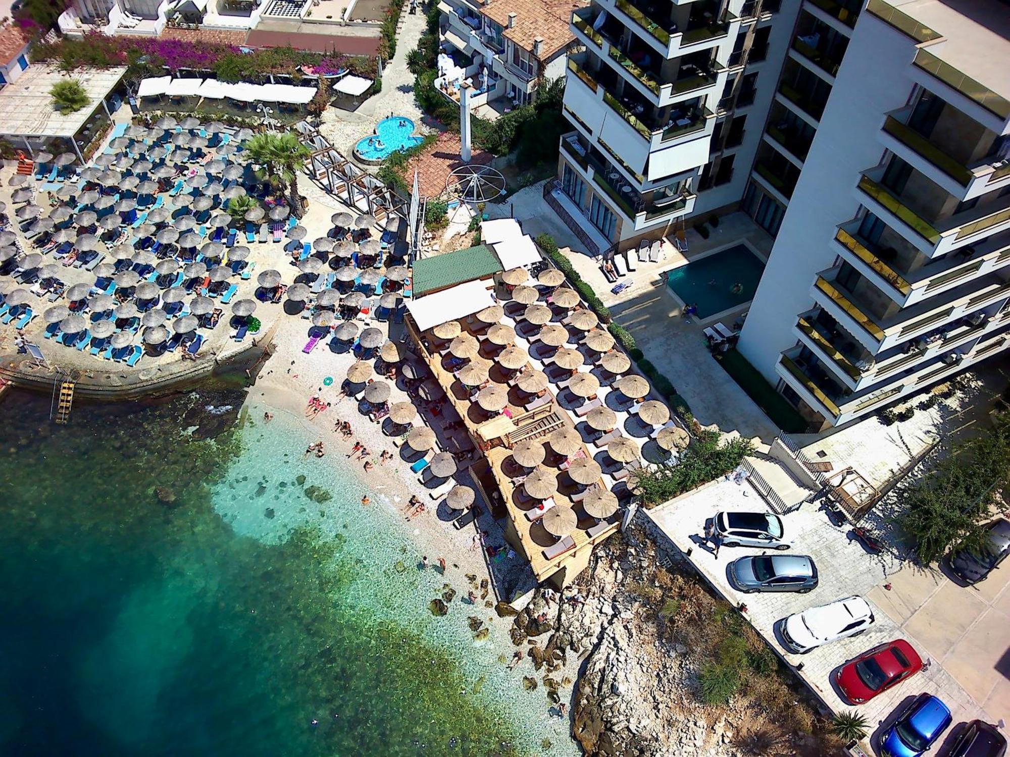 Golden Beach Suites Sarandë Buitenkant foto